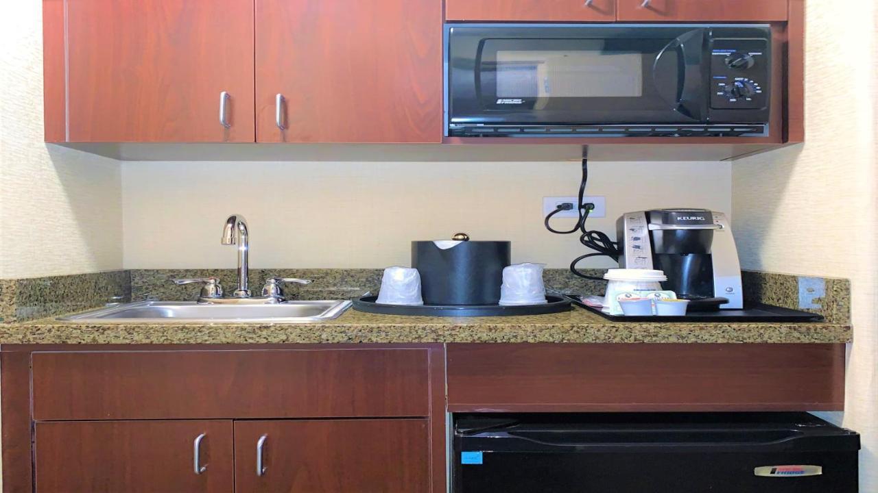 Holiday Inn Express Fresno Northwest - Herndon By Ihg Kültér fotó