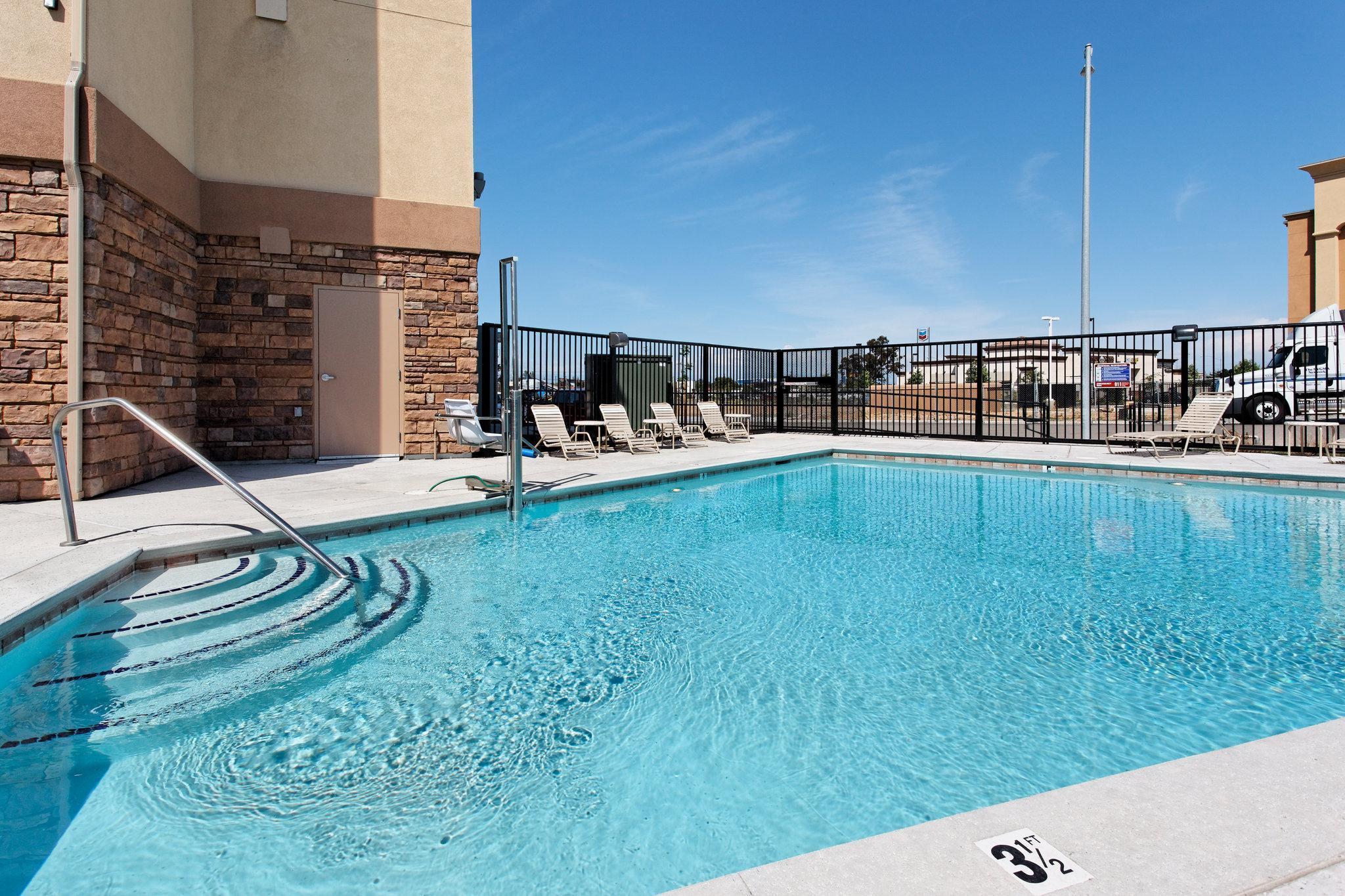 Holiday Inn Express Fresno Northwest - Herndon By Ihg Kültér fotó