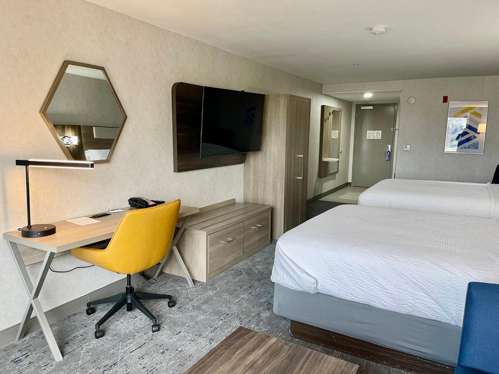 Holiday Inn Express Fresno Northwest - Herndon By Ihg Kültér fotó
